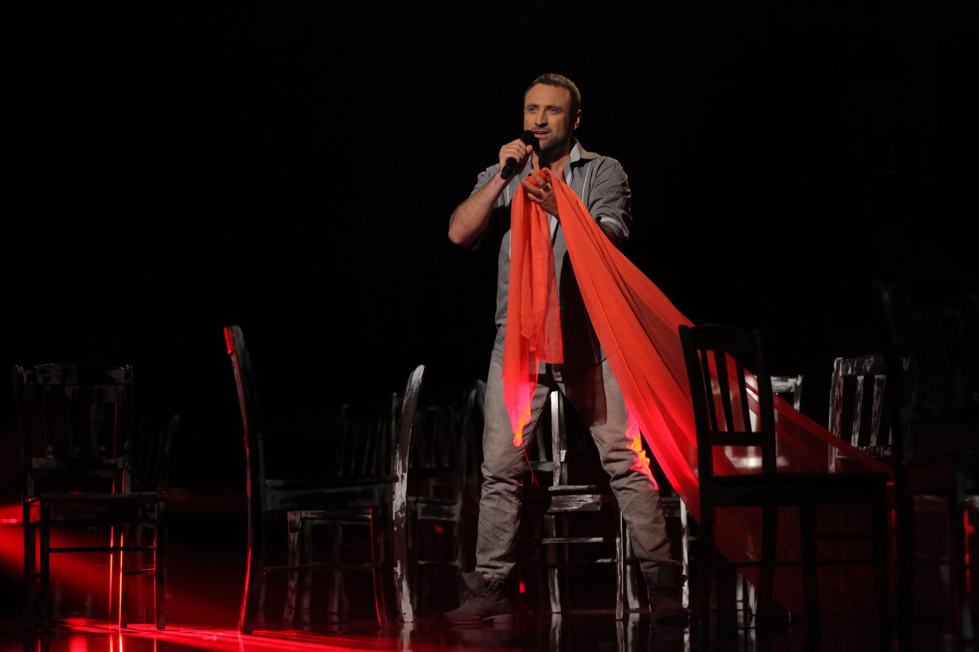 "І тоді "динамити" тебе не будуть": співаючий стоматолог Гладир дав пораду закоханим українцям